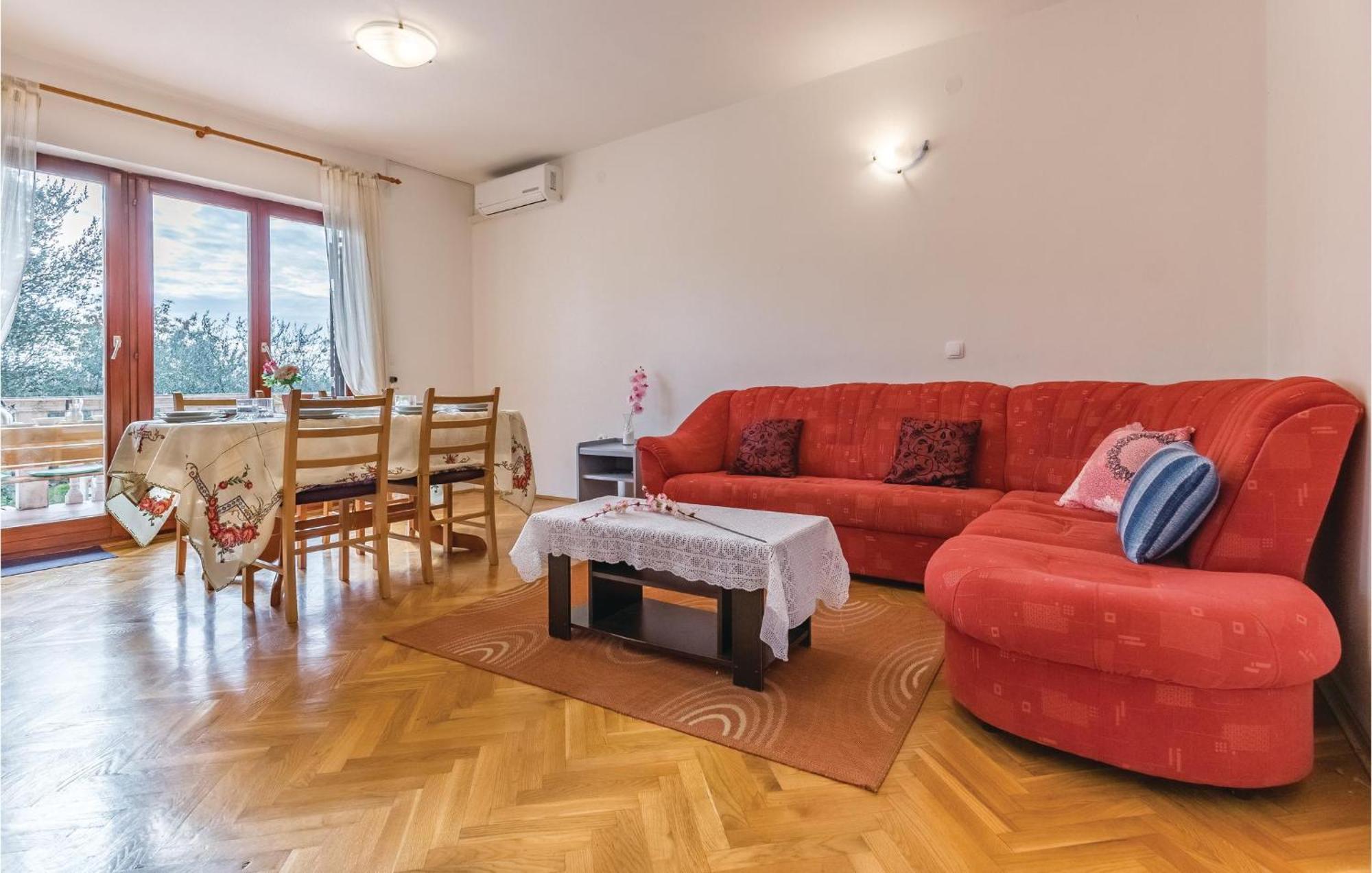 6 Bedroom Nice Home In Segotici Bagian luar foto