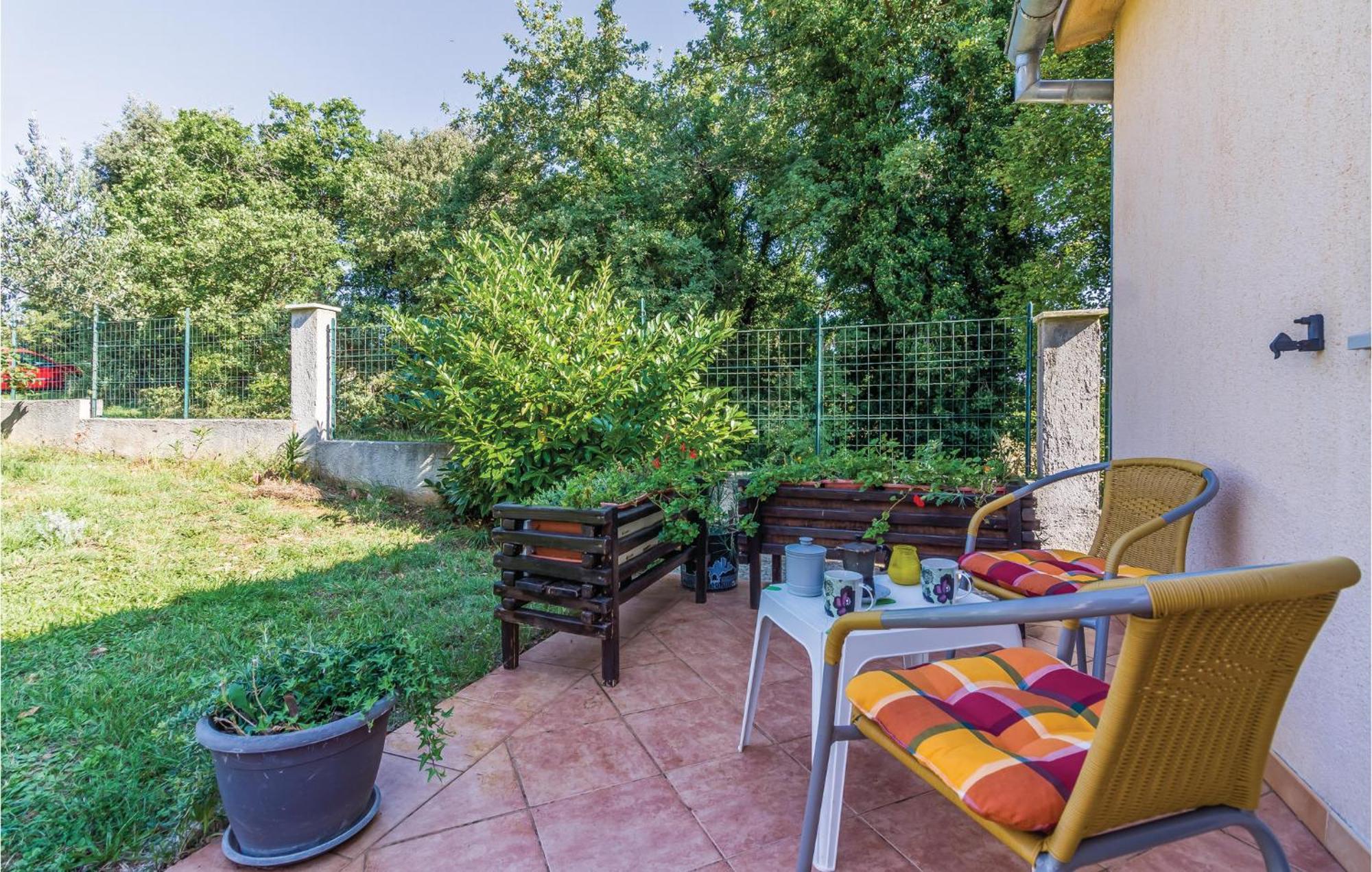 6 Bedroom Nice Home In Segotici Bagian luar foto