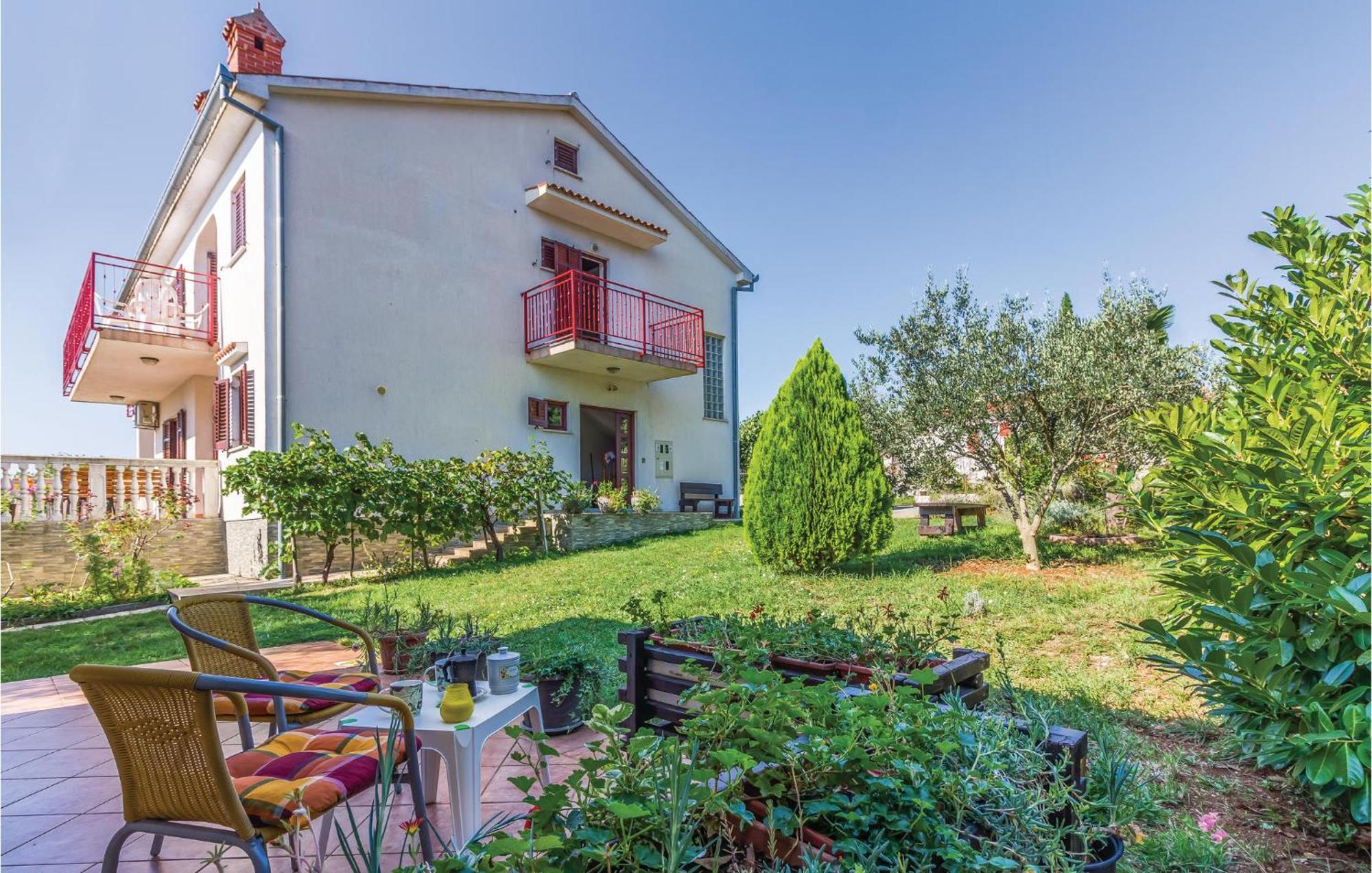 6 Bedroom Nice Home In Segotici Bagian luar foto