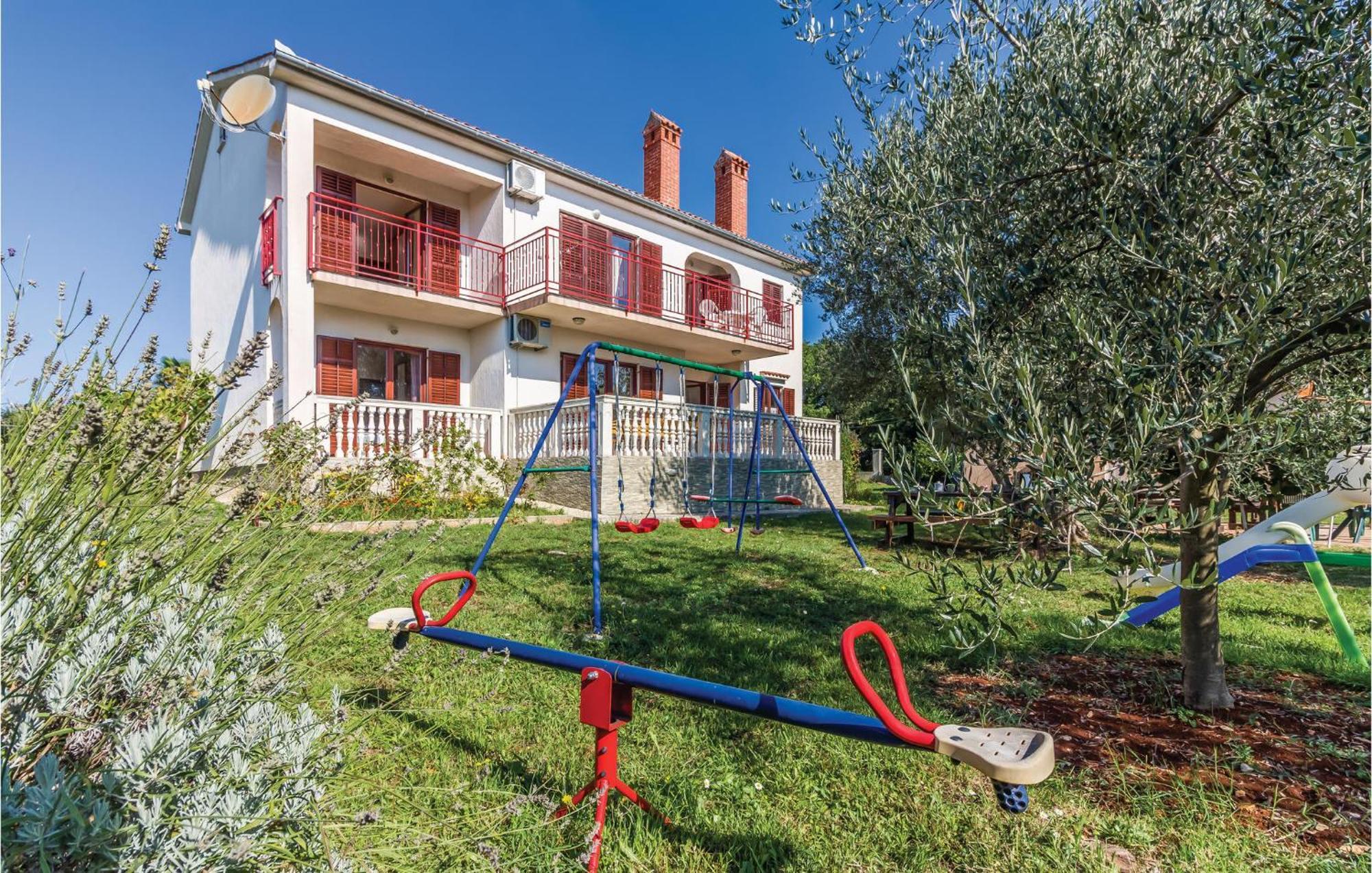 6 Bedroom Nice Home In Segotici Bagian luar foto